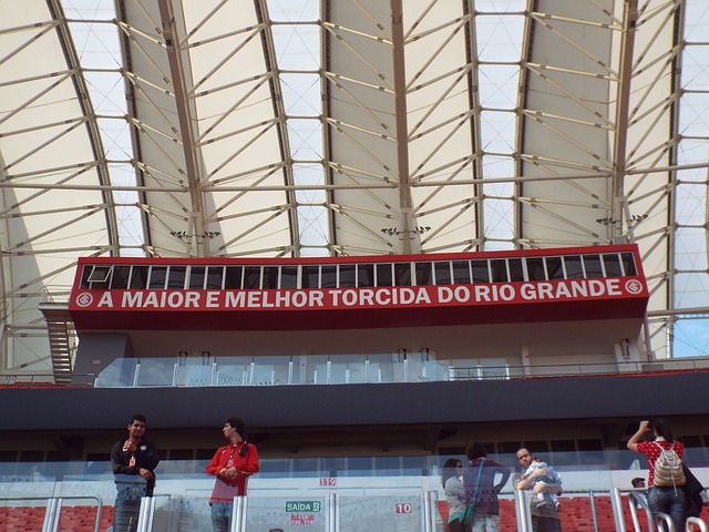 诺伊尔送礼+凯恩隐身！阿森纳3-1拜仁揭秘：欧冠5连胜靠的真是玄学？