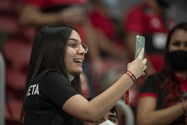 之间错综复 之间错综复